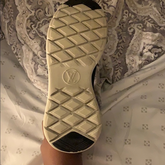 LV Black Heart Sock Sneacker - Picture 4 of 7